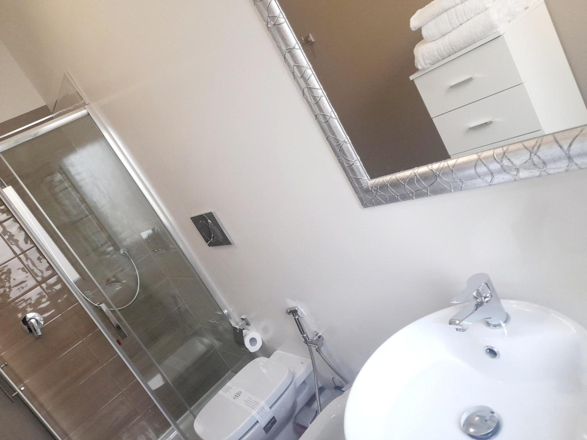 White House & B. Hotel Sinnai ห้อง รูปภาพ