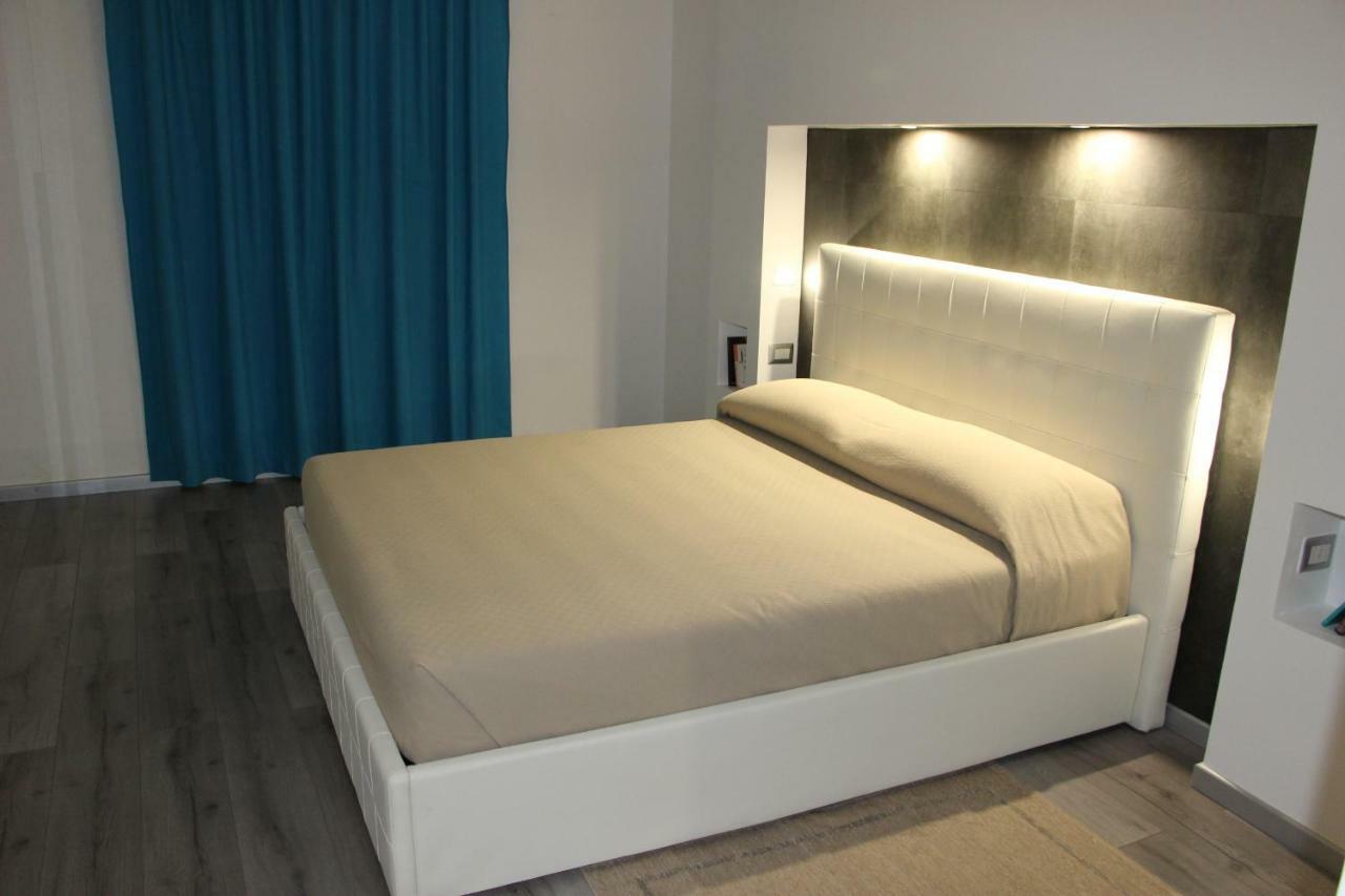 White House & B. Hotel Sinnai ห้อง รูปภาพ